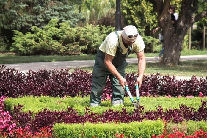 jardinier en tenue